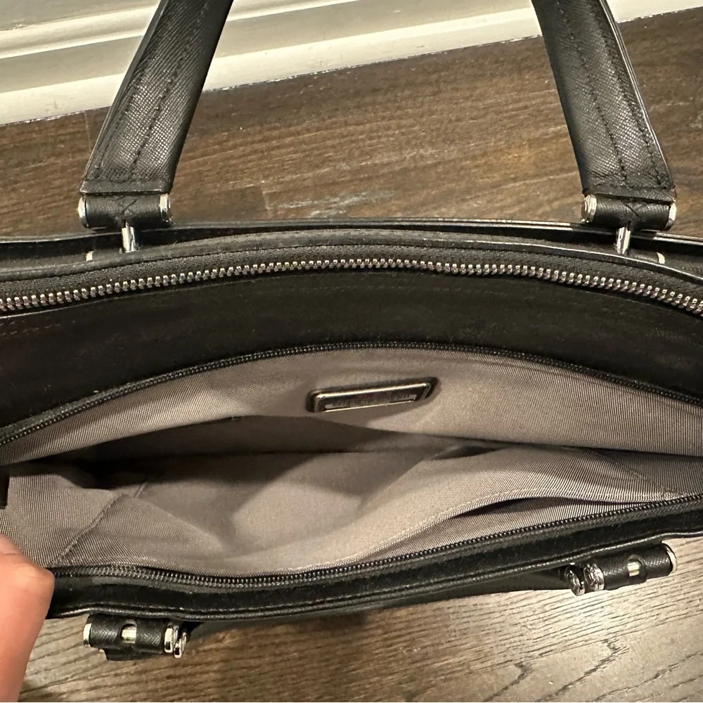 TUMI Astor Regis Italian Leather Briefcase- good condition